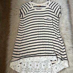 Anthropology, women’s tunic top Bordeaux Brand